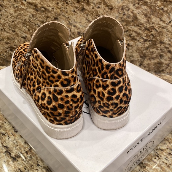 Steve Madden Caliber Leopard Wedge Sneaker Size 8 - Picture 3 of 5